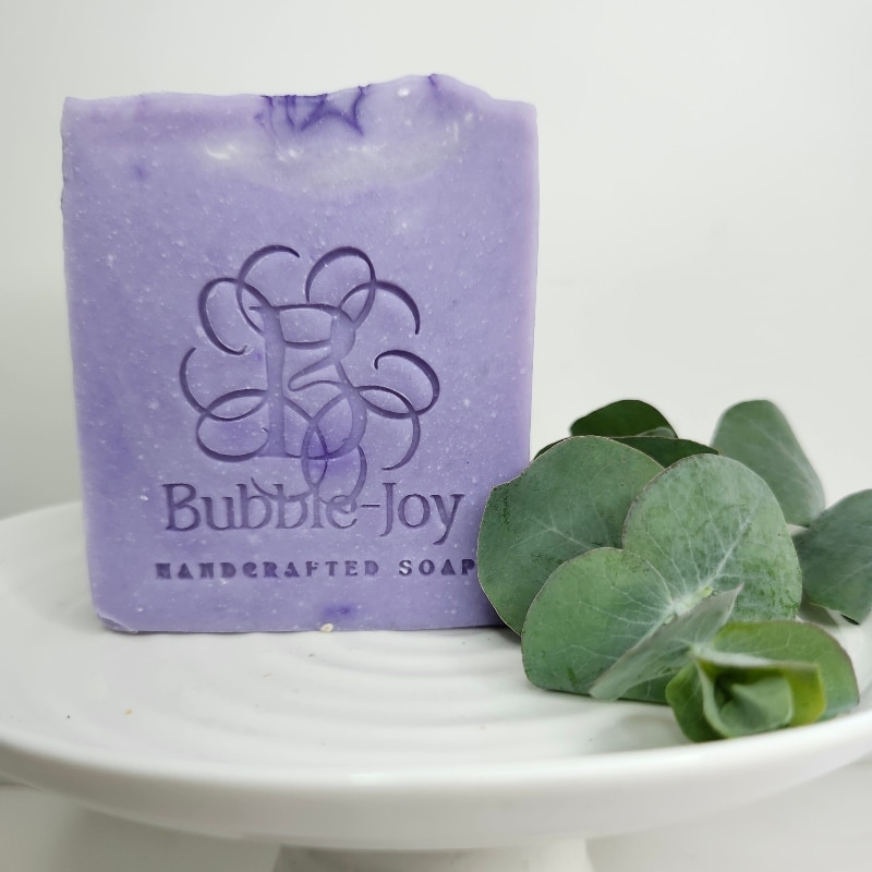 Lavender Fields soap is made with soothing lavender essential oils, with hints of begamot and geranium.